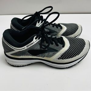 Brooks Revel Women's Size 7.5 Black and White Athletic Running Shoes
